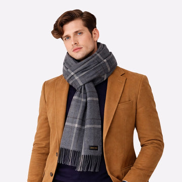 minimal winter fashion accessory