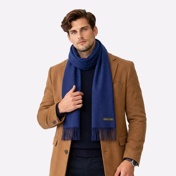 minimal winter fashion scarf
